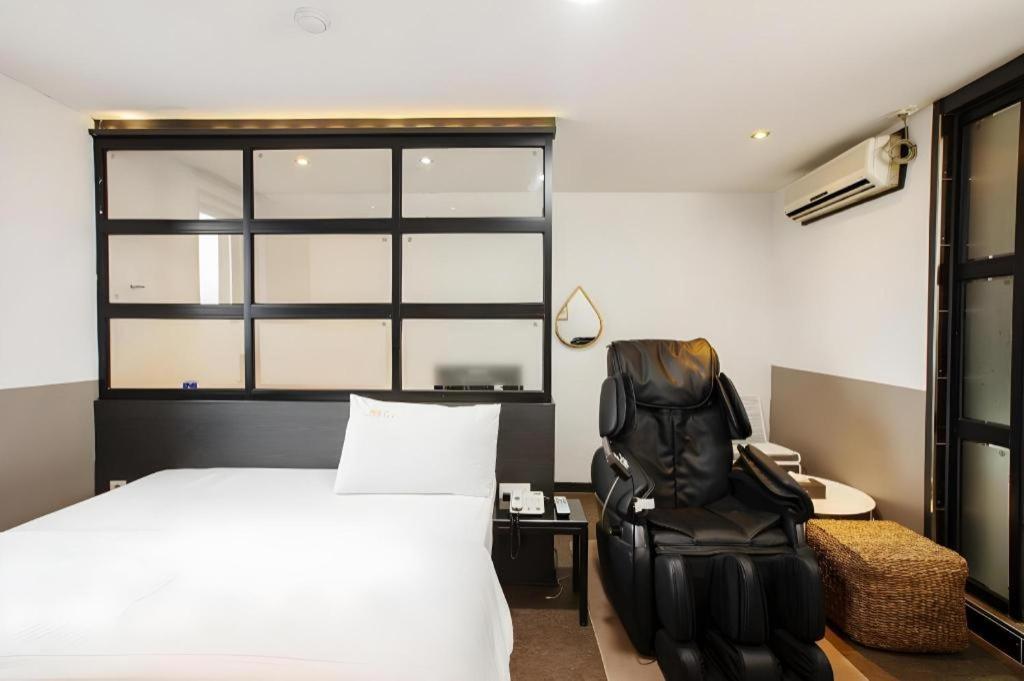 M7 Business Hotel Chilgok Екстер'єр фото