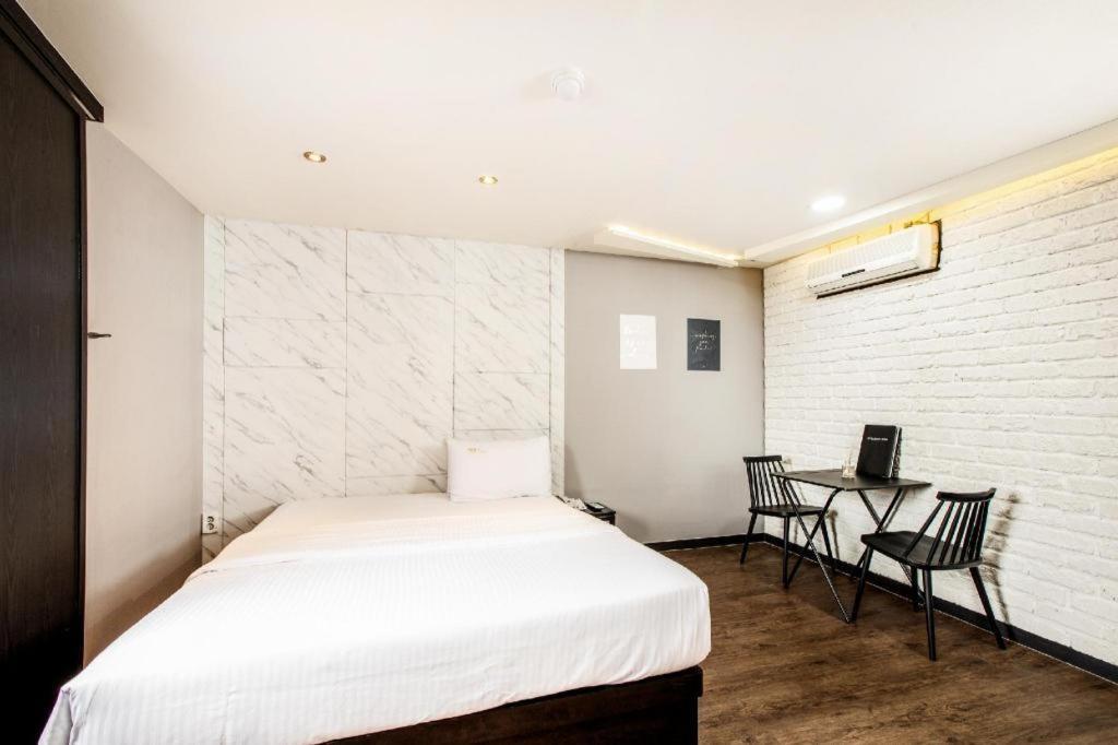 M7 Business Hotel Chilgok Екстер'єр фото