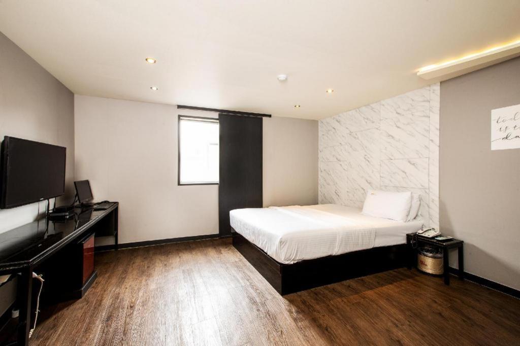 M7 Business Hotel Chilgok Екстер'єр фото