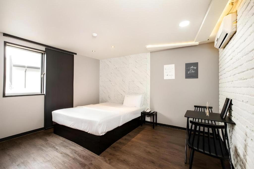 M7 Business Hotel Chilgok Екстер'єр фото