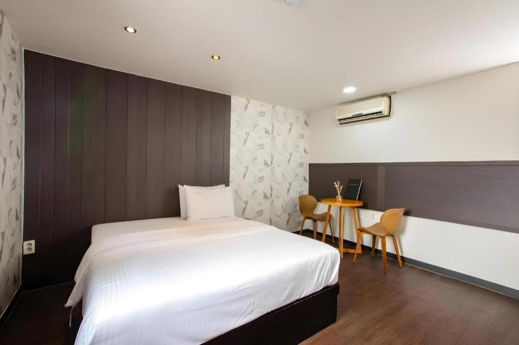 M7 Business Hotel Chilgok Екстер'єр фото