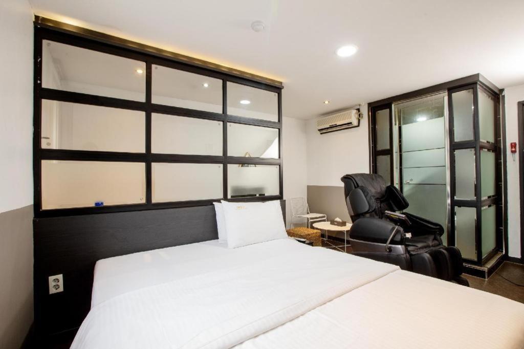 M7 Business Hotel Chilgok Екстер'єр фото