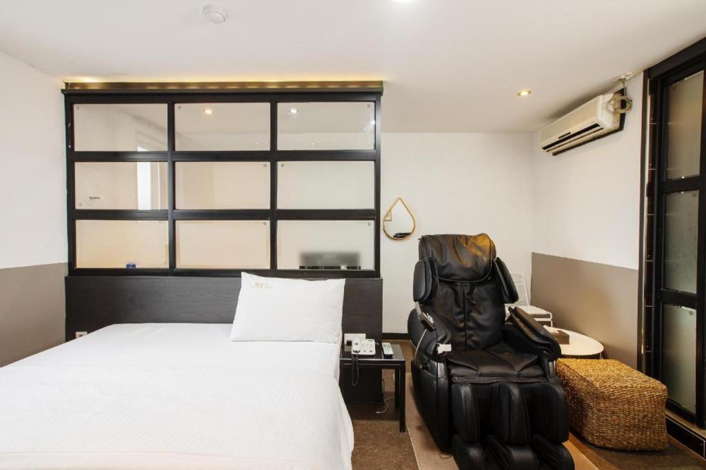 M7 Business Hotel Chilgok Екстер'єр фото