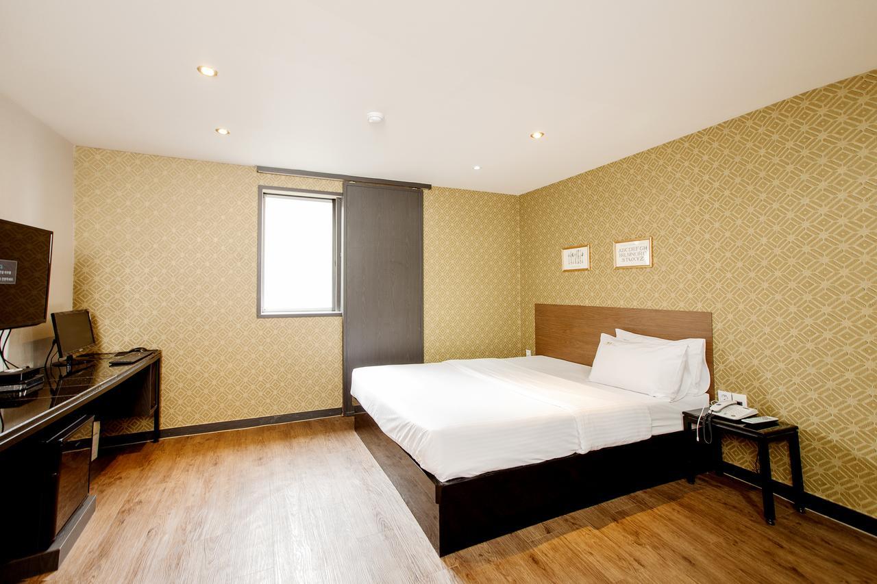 M7 Business Hotel Chilgok Екстер'єр фото